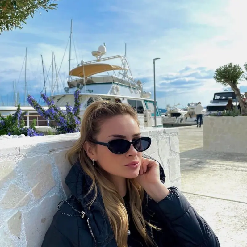 LAVISH Mazze – crni okvir, crno staklo - sunčane naočale