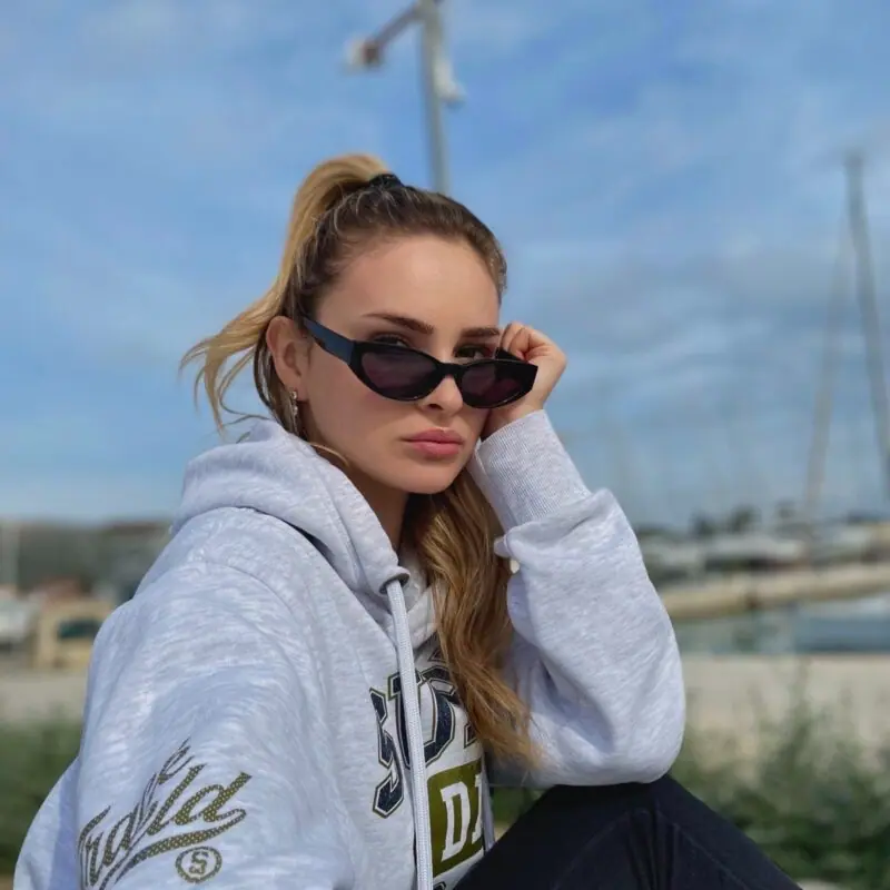 LAVISH Lindy – crni okvir, crno staklo - sunčane naočale