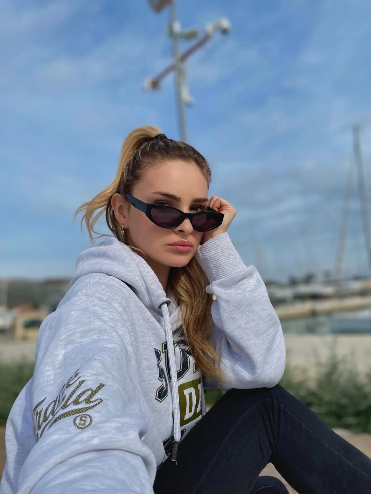 LAVISH Lindy – crni okvir, crno staklo – fotografija 6