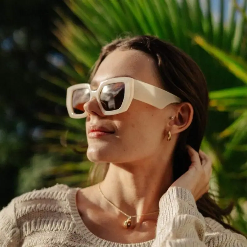 LAVISH Ella – krem okvir, smeđe staklo - sunčane naočale